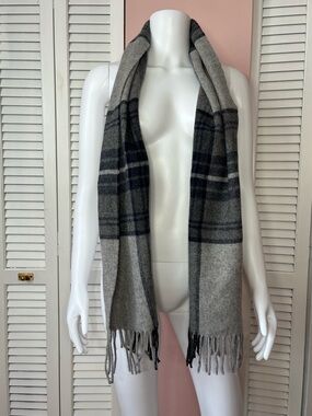Neutral Gray Plaid Fringe Scarf